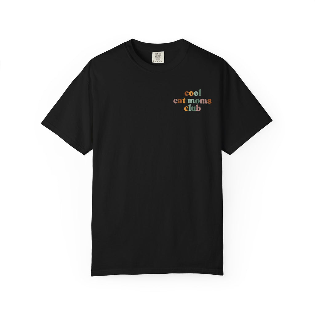 Cute "Cool Cat Moms Club" retro typography graphic t-shirt featuring pastel lettering for cat moms and cat lovers.